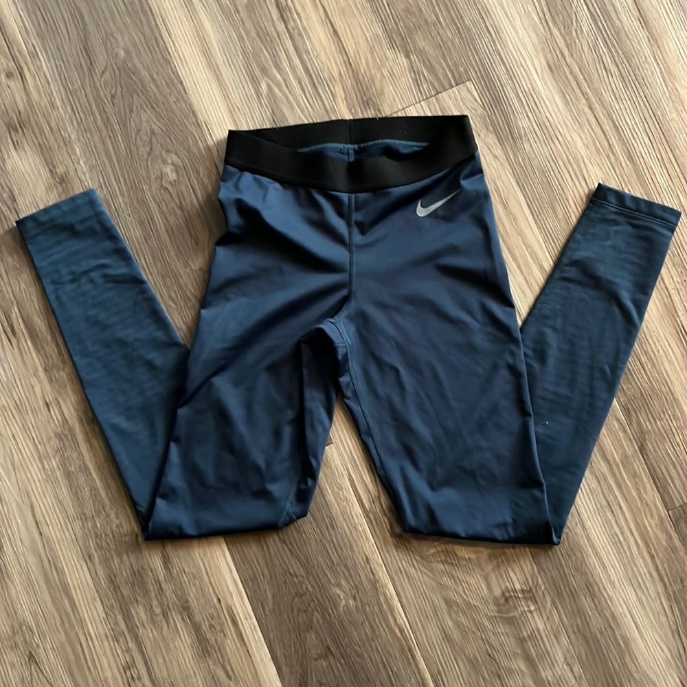 Nike mid rise leggings. Lightly brushed fabric.